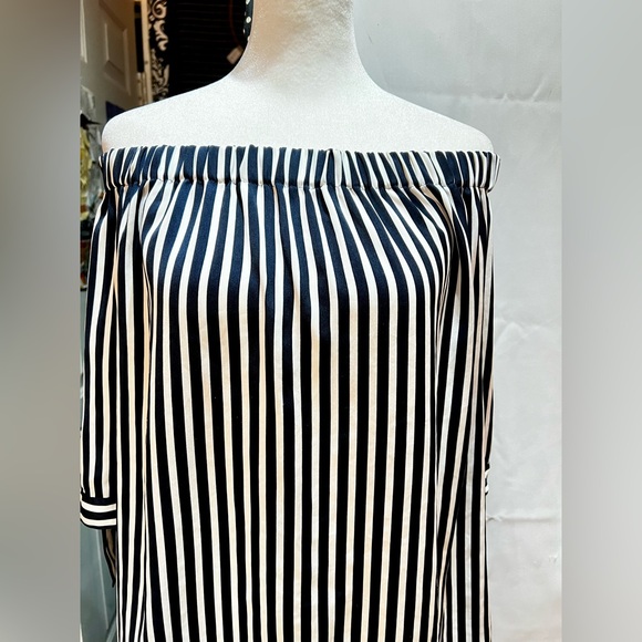 H&M Women’s Blouse Top Size 12 Blue & White Striped 3/4 Sleeves - Picture 2 of 8